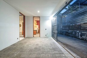 Modern 3BR Villa Enclosed Living