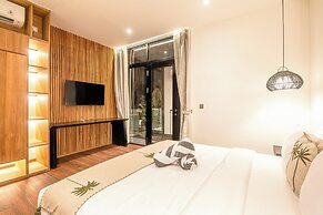 Exquisite 6BR Canggu Villa 400m to Pristine Beach
