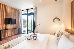 Exquisite 6BR Canggu Villa 400m to Pristine Beach