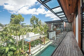 Exquisite 6BR Canggu Villa 400m to Pristine Beach