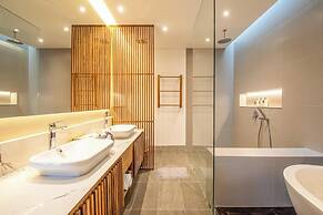 Exquisite 6BR Canggu Villa 400m to Pristine Beach