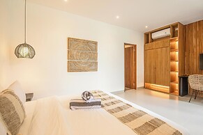 Exquisite 6BR Canggu Villa 400m to Pristine Beach