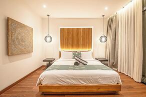 Exquisite 6BR Canggu Villa 400m to Pristine Beach