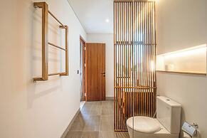 Exquisite 6BR Canggu Villa 400m to Pristine Beach