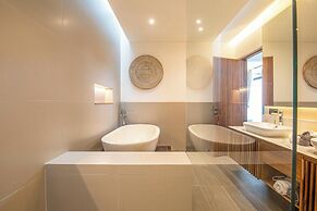 Exquisite 6BR Canggu Villa 400m to Pristine Beach