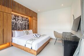 Exquisite 6BR Canggu Villa 400m to Pristine Beach