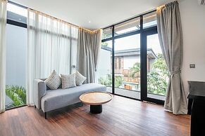 Exquisite 6BR Canggu Villa 400m to Pristine Beach