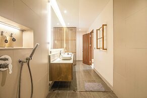 Exquisite 6BR Canggu Villa 400m to Pristine Beach