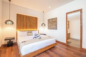 Exquisite 6BR Canggu Villa 400m to Pristine Beach