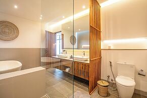 Exquisite 6BR Canggu Villa 400m to Pristine Beach