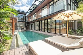 Exquisite 6BR Canggu Villa 400m to Pristine Beach