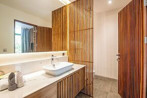 Exquisite 6BR Canggu Villa 400m to Pristine Beach