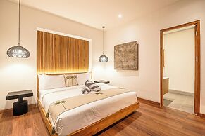 Exquisite 6BR Canggu Villa 400m to Pristine Beach
