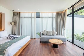 Exquisite 6BR Canggu Villa 400m to Pristine Beach