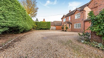 2 Mere Pits Cottages
