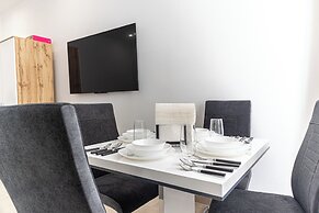 Beautiful 1BR Apartment For Long Stays