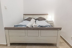 Beautiful 1BR Apartment For Long Stays