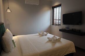 Maya Central Hotel & Spa