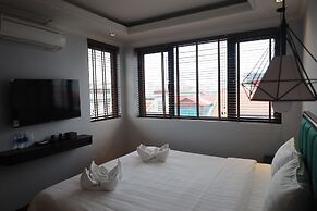 Maya Central Hotel & Spa