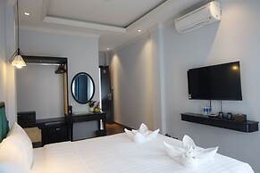Maya Central Hotel & Spa
