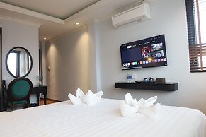 Maya Central Hotel & Spa