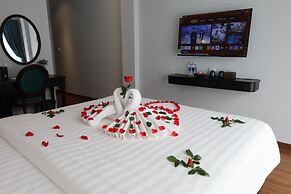 Maya Central Hotel & Spa