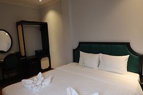 Maya Central Hotel & Spa