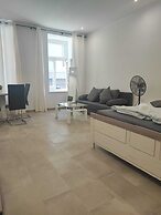 Modern 2BR Apartment In Prime Vienna