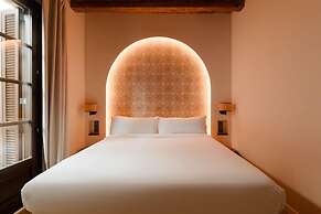 Hamsa House