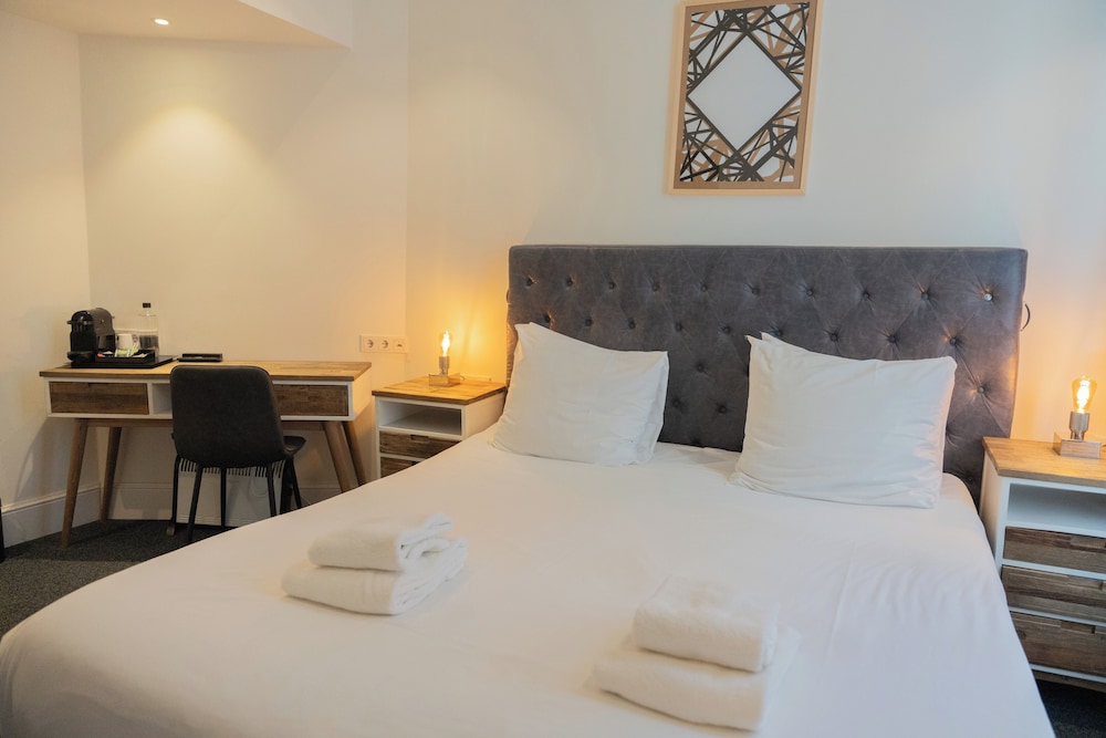 S&A Vondel Park Hotel