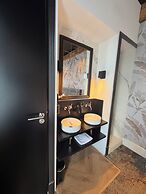 S&A Vondel Park Hotel