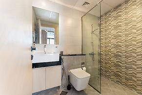 Modern 1BR with Pool and Gym Al Jaddaf