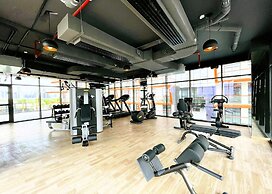 Modern 1BR with Pool and Gym Al Jaddaf