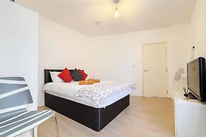Charming High Wycombe Apartment