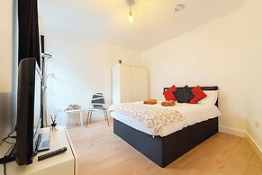Charming High Wycombe Apartment