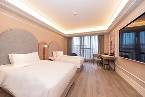 Mercure Xinyang East Railway Station