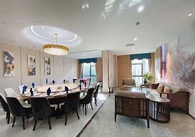 Mercure Xinyang East Railway Station