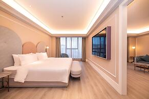 Mercure Xinyang East Railway Station