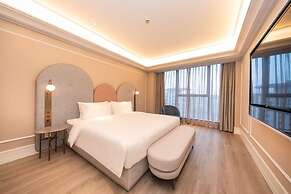 Mercure Xinyang East Railway Station