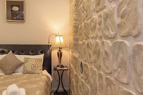 Queen Teuta Luxury Rooms Split