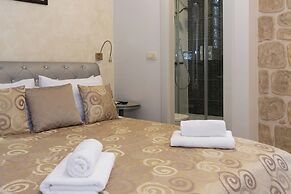 Queen Teuta Luxury Rooms Split