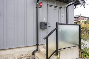 Sunny 1BR Detached Suite