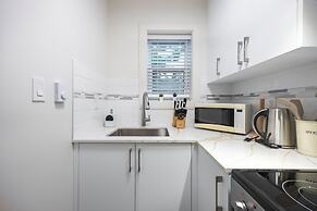 Sunny 1BR Detached Suite