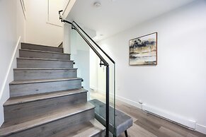 Sunny 1BR Detached Suite