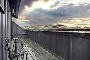 Sunny 1BR Detached Suite
