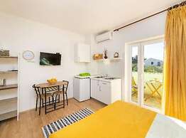 Apartments Smiljana Podaca