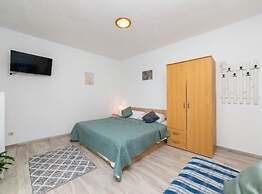 Apartments Smiljana Podaca