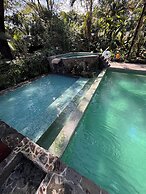 Cabuya Lodge