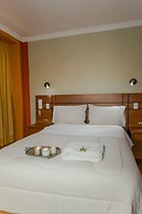 Rey Palace