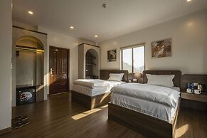Odyssey Hotel 2
